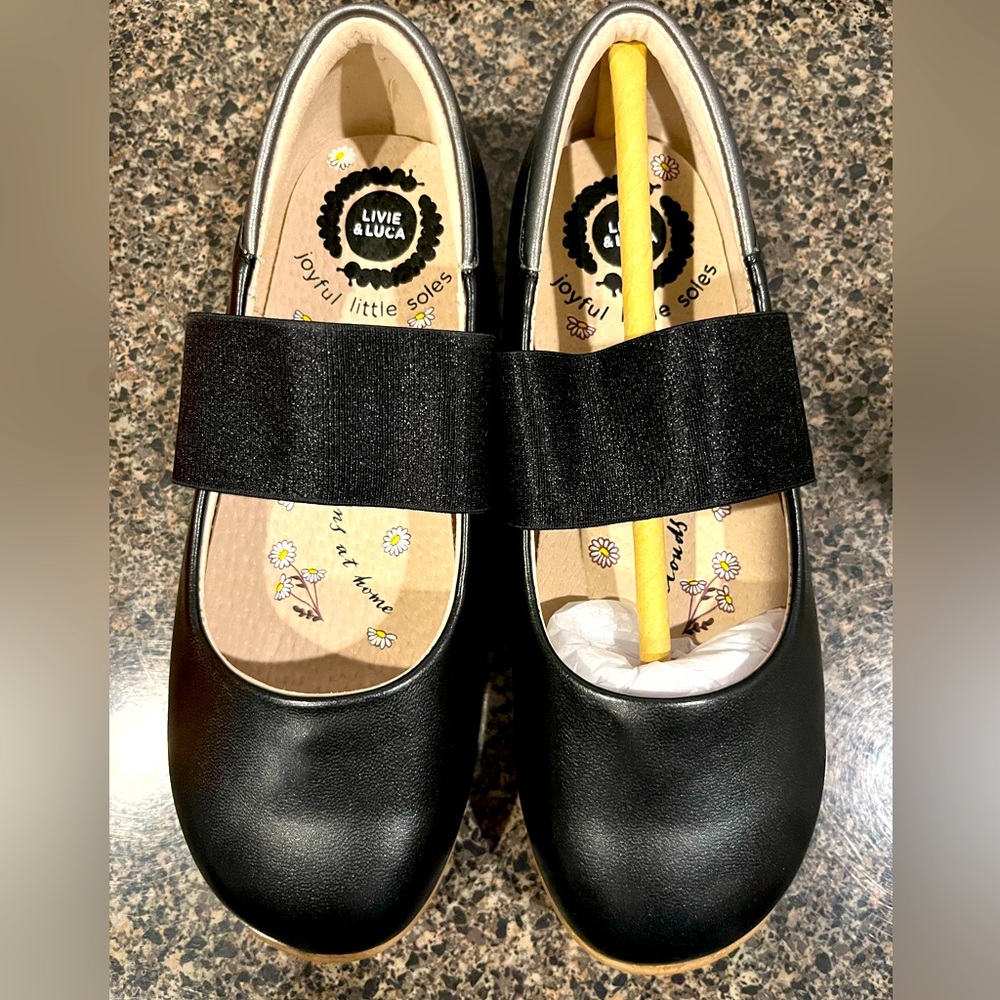 NWT Livie & Luca Bella Ballet Flat in Black - Girls size 13